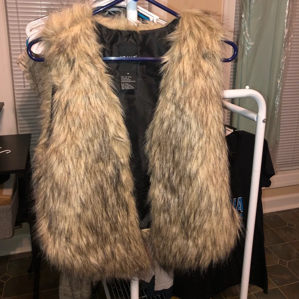 Vest - Picture 1 of 1